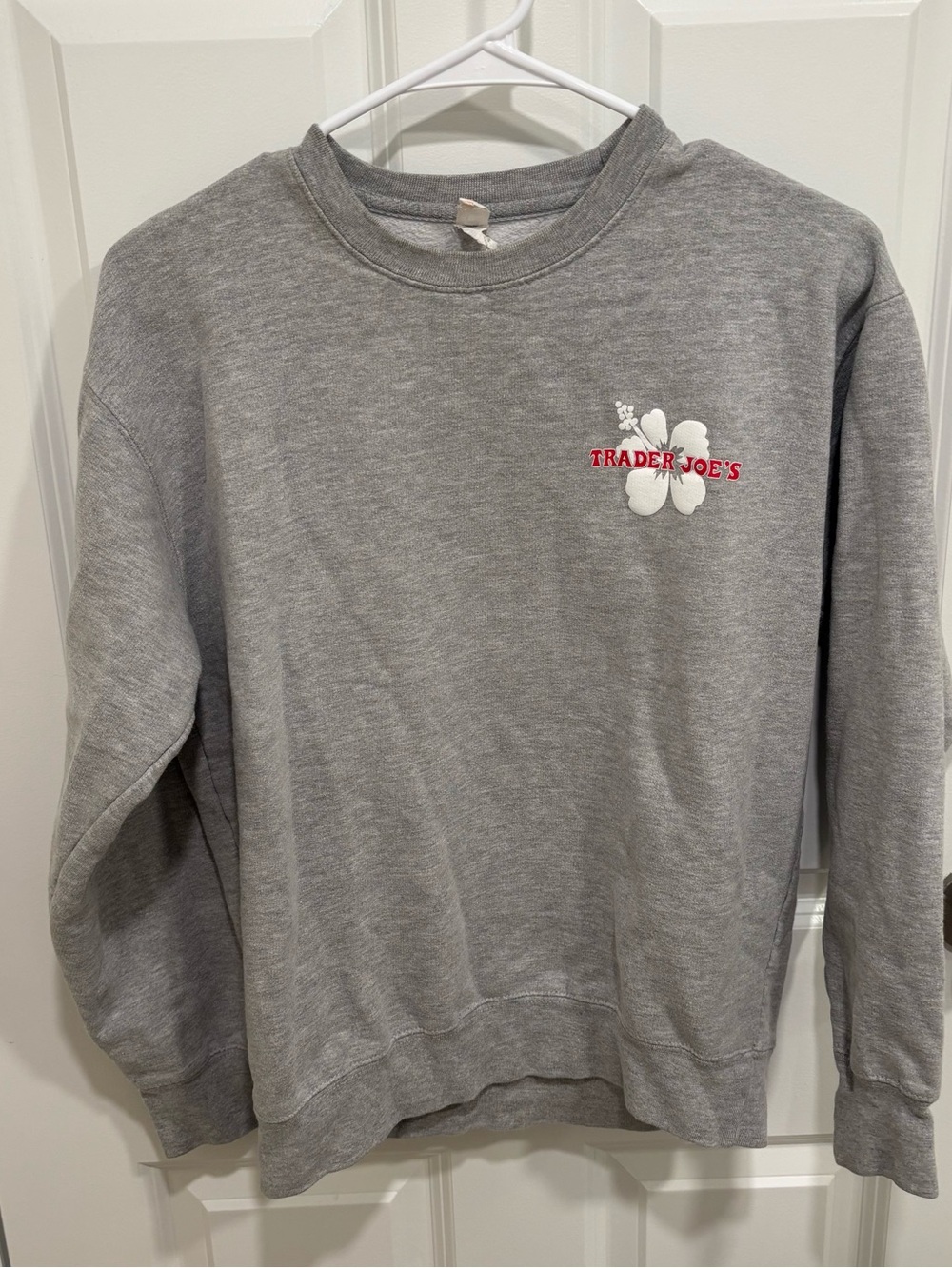 Trader Joe’s Classic Logo Grey Crewneck Pullover Sweatshirt Mens U.S. Small